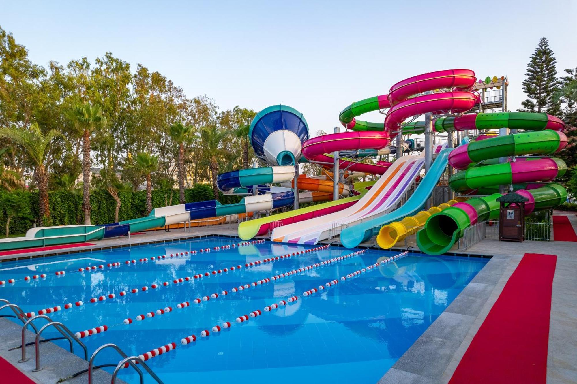 אתר נופש Delphin Palace