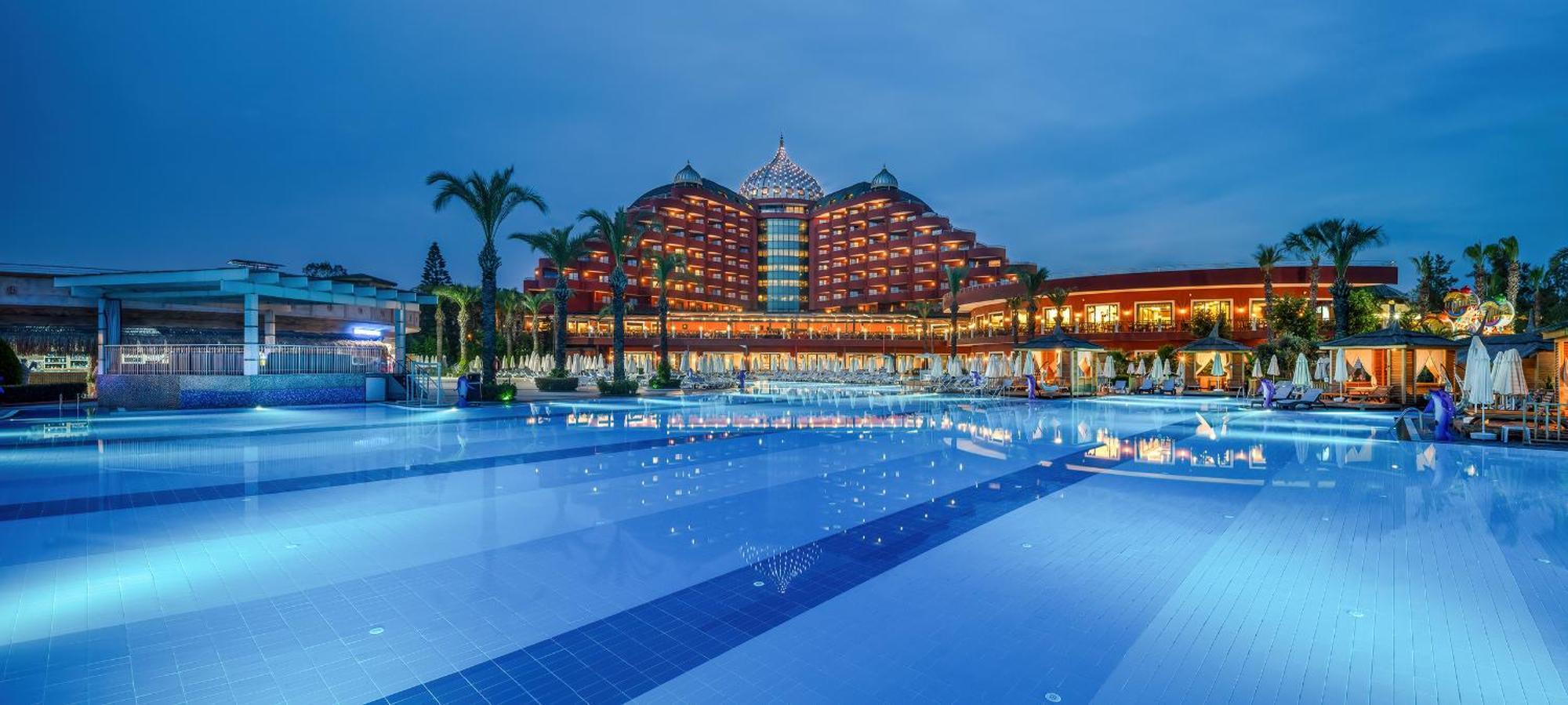 אתר נופש Delphin Palace אנטליה