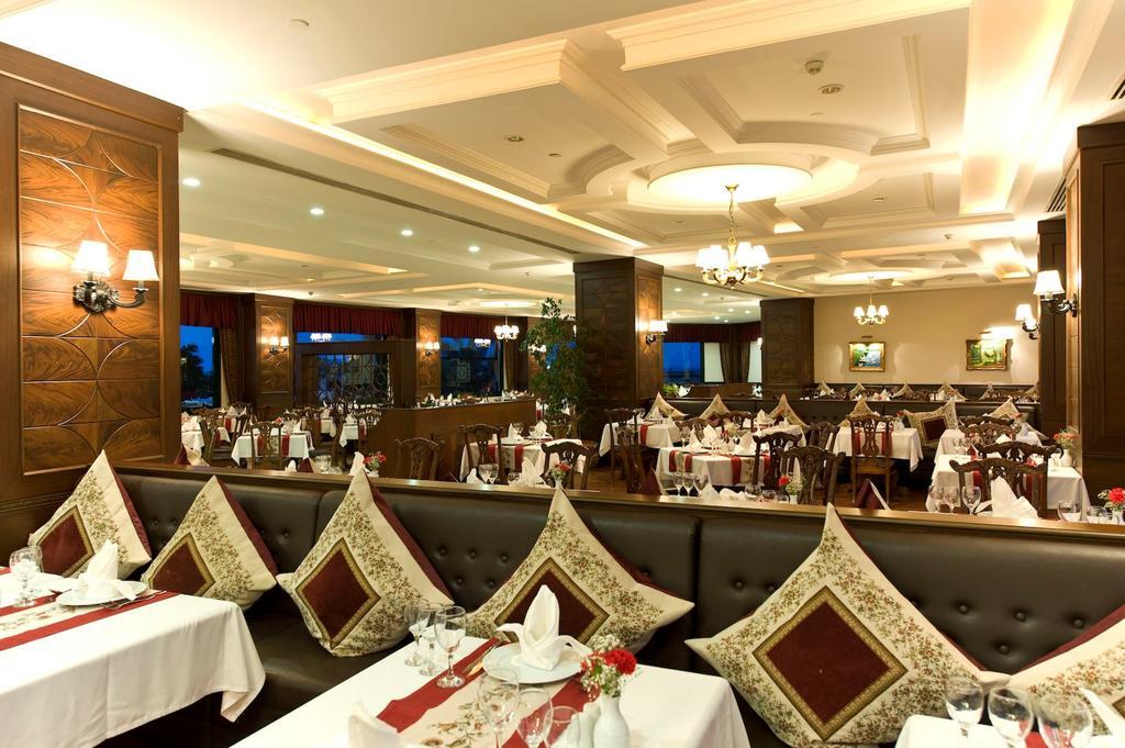 אתר נופש Delphin Palace אנטליה