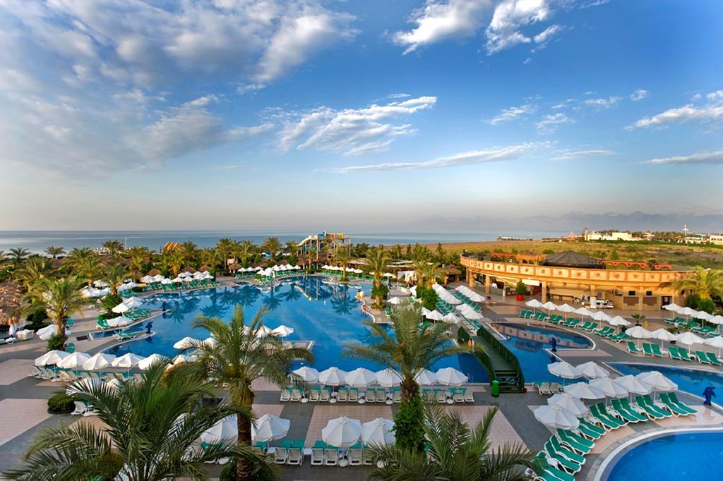 אתר נופש Delphin Palace