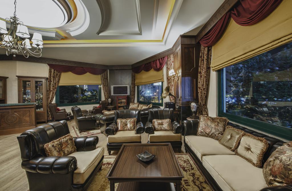 Delphin Palace אתר נופש 5*