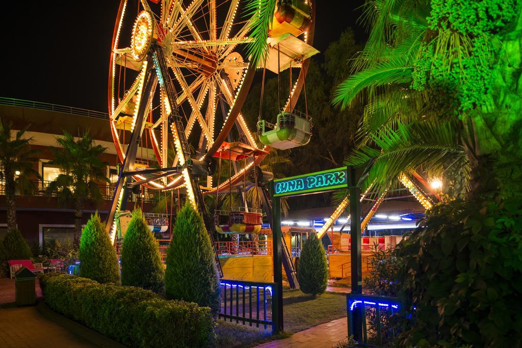 אתר נופש Delphin Palace 5*