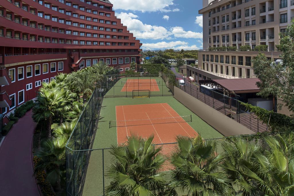 אתר נופש Delphin Palace 5*